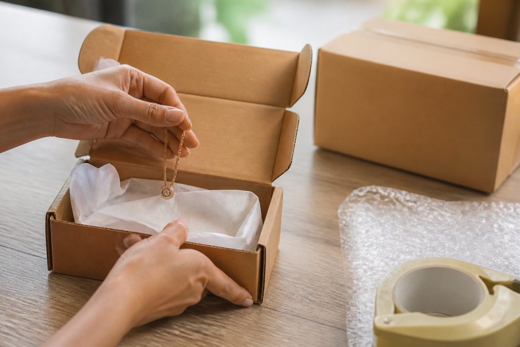 Custom Jewelry Return Policy Explained: What You Must Know